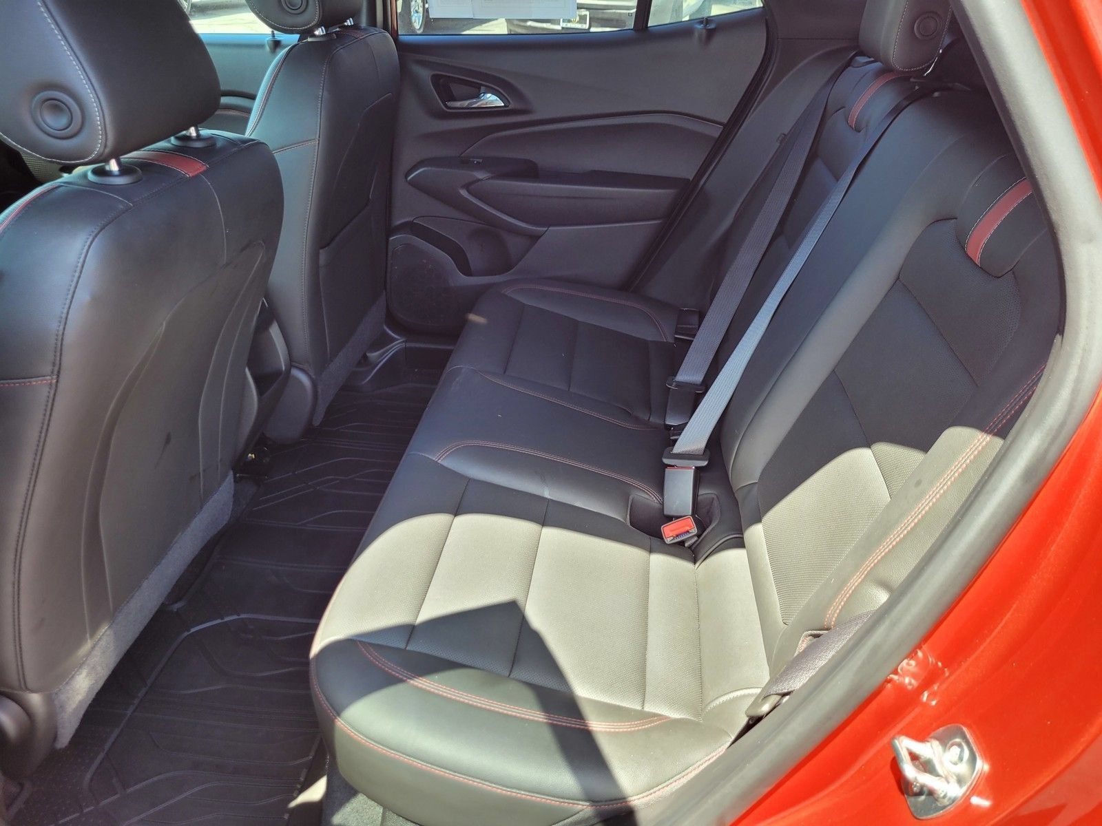 Used 2024 Chevrolet Trax RS FWD image 12