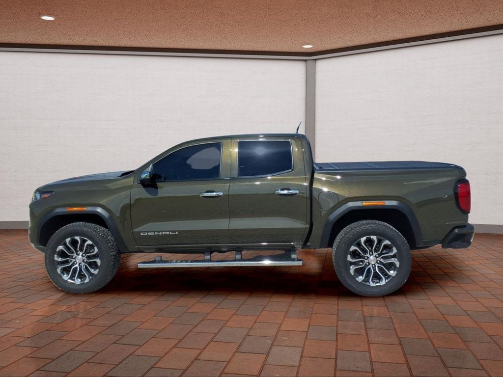 Used 2024 GMC Canyon Denali AWD/4WD image 8