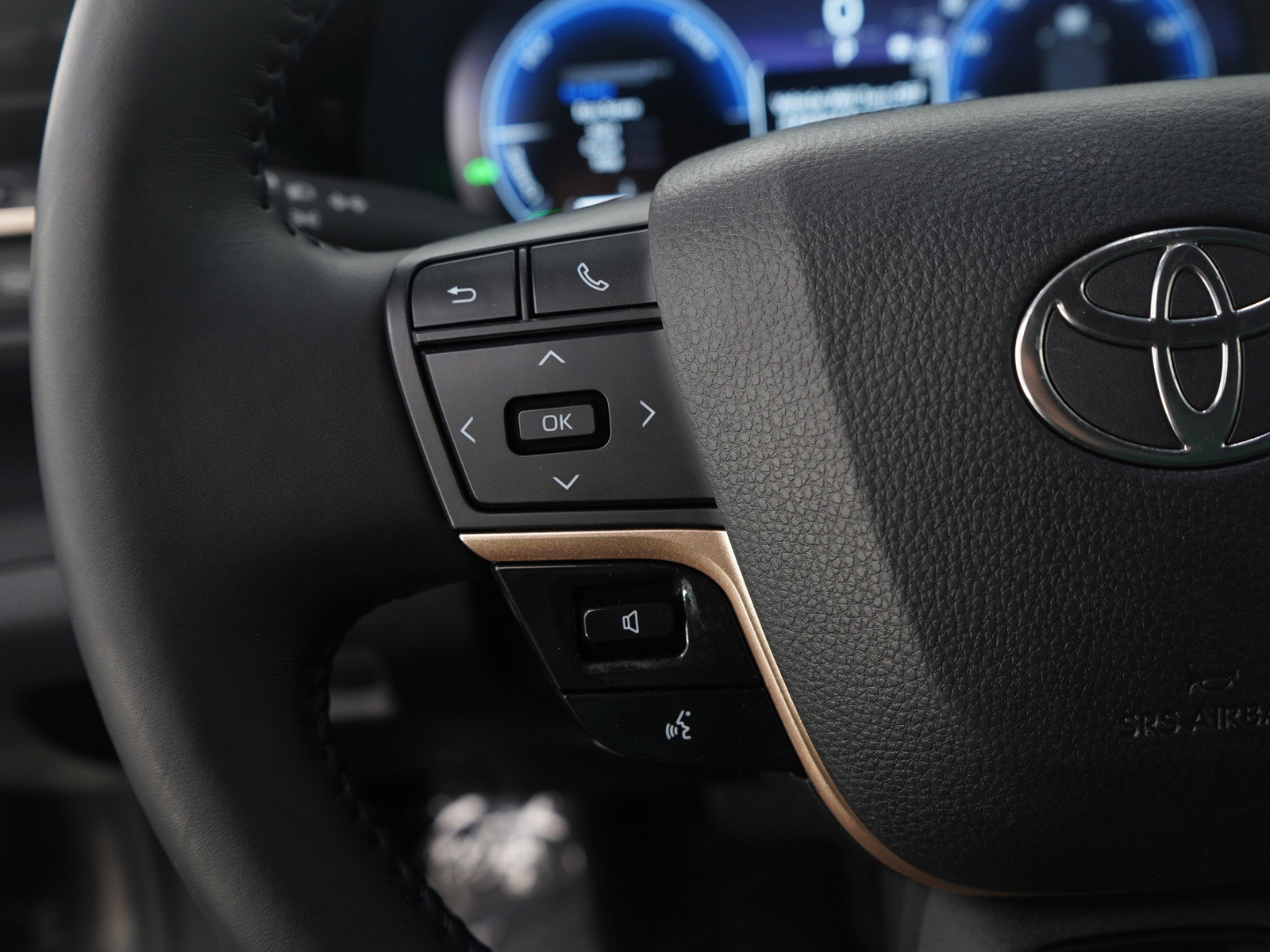 Used 2023 Toyota Crown XLE image 25