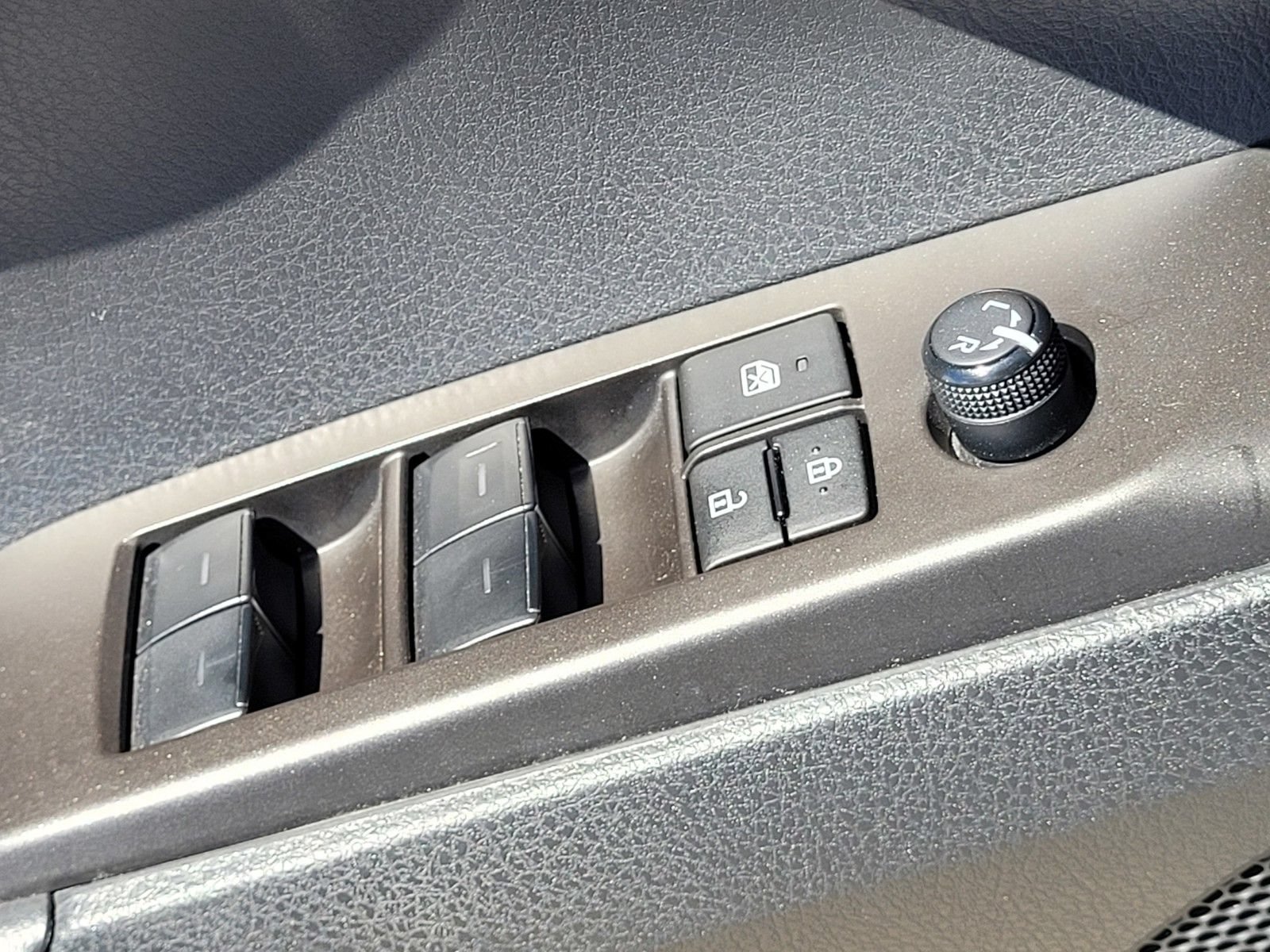 Used 2023 Toyota Camry LE FWD image 15