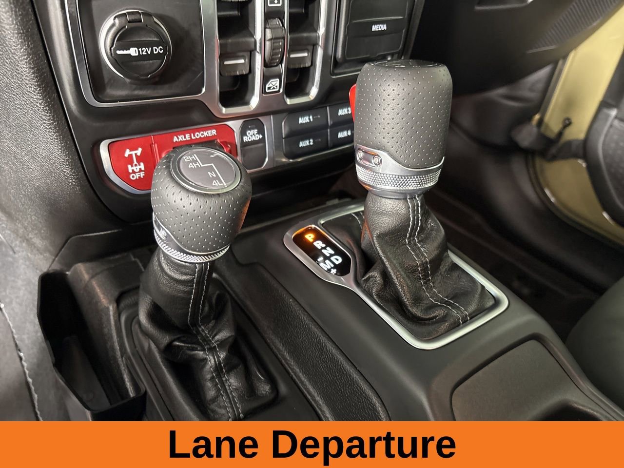 Used 2025 Jeep Gladiator Mojave w/ Convenience Group image 16