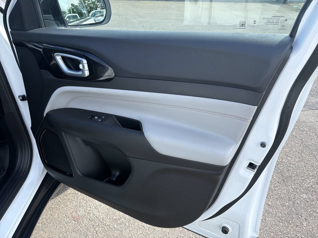 Used 2023 Jeep Compass Limited AWD/4WD image 14