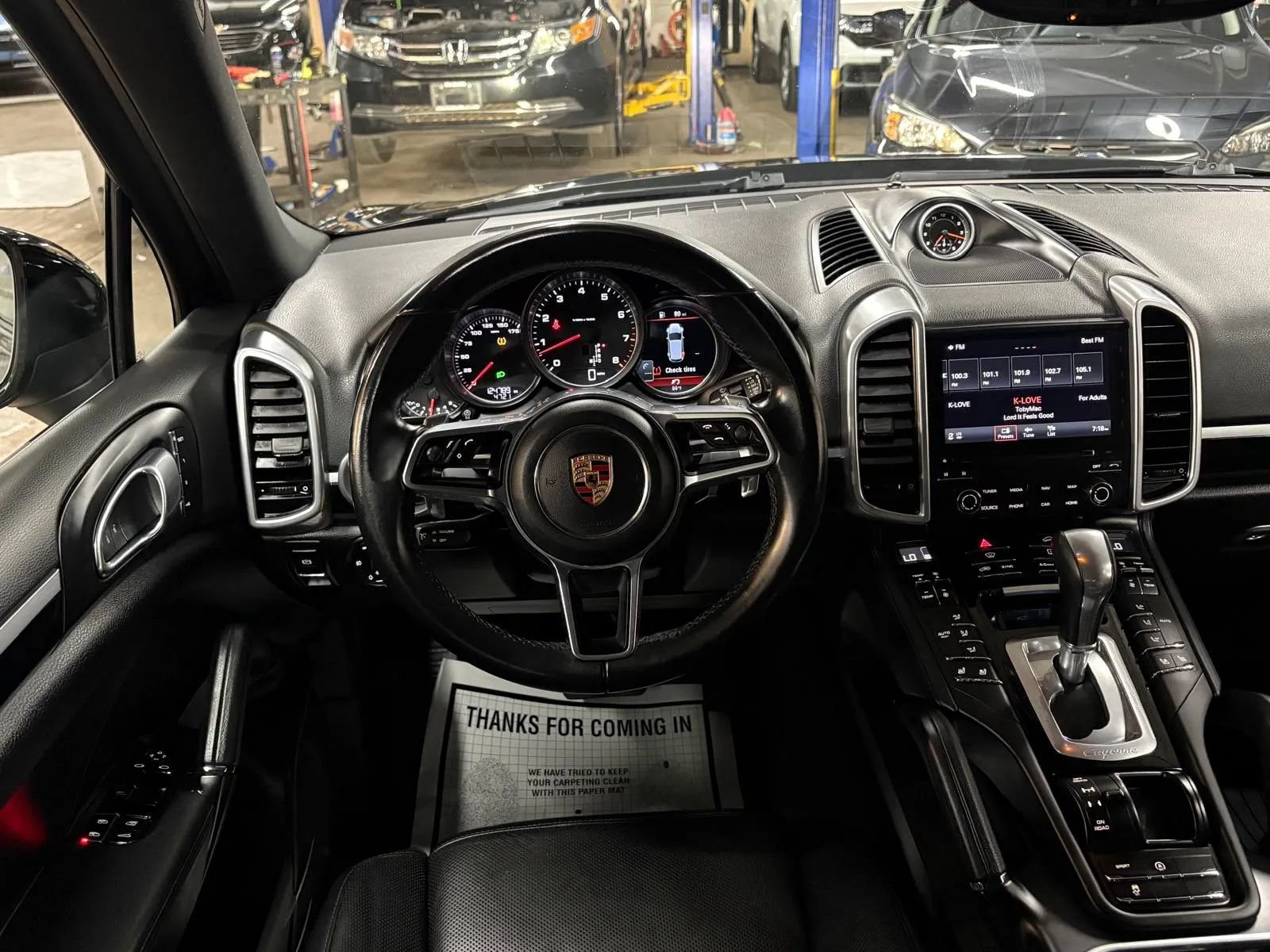 Used 2018 Porsche Cayenne Platinum Edition AWD/4WD image 18