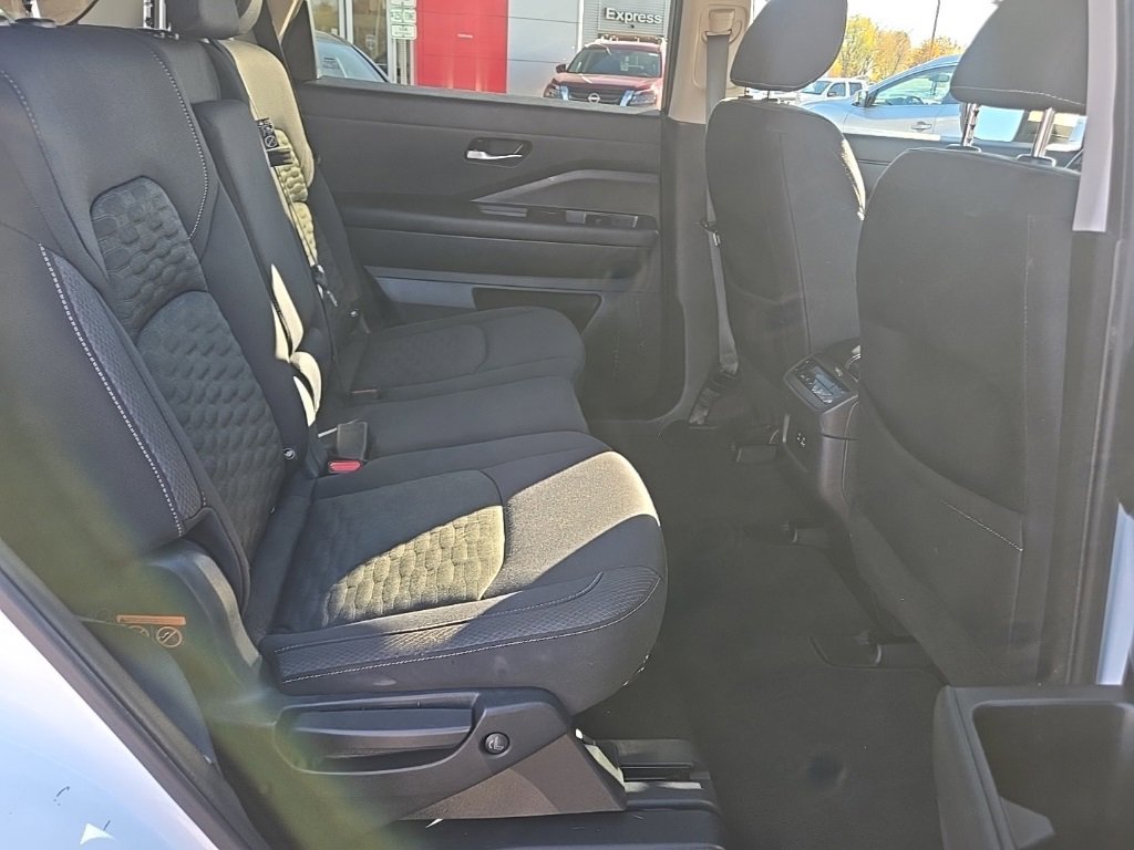 Used 2022 Nissan Pathfinder SV w/ SV Black Package image 25