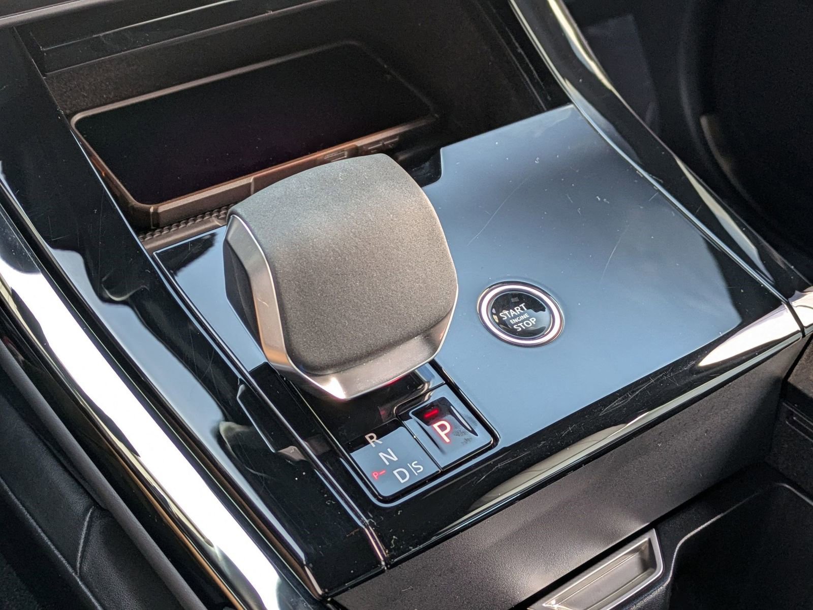 Used 2025 Land Rover Range Rover Sport Dynamic SE image 14