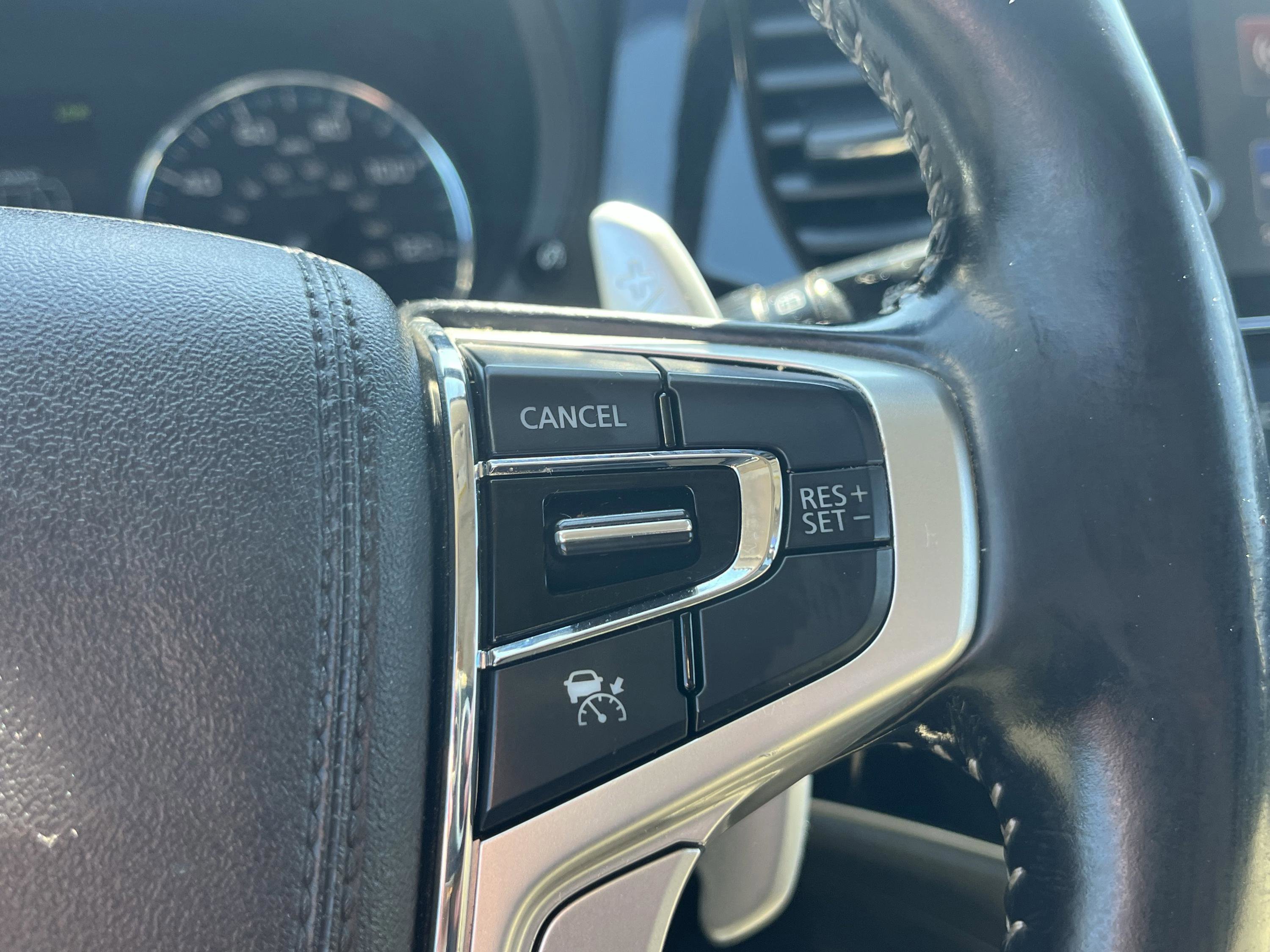 Used 2018 Mitsubishi Outlander SEL image 17