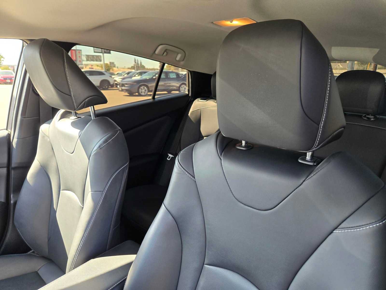 Used 2022 Toyota Prius Prime XLE FWD image 14