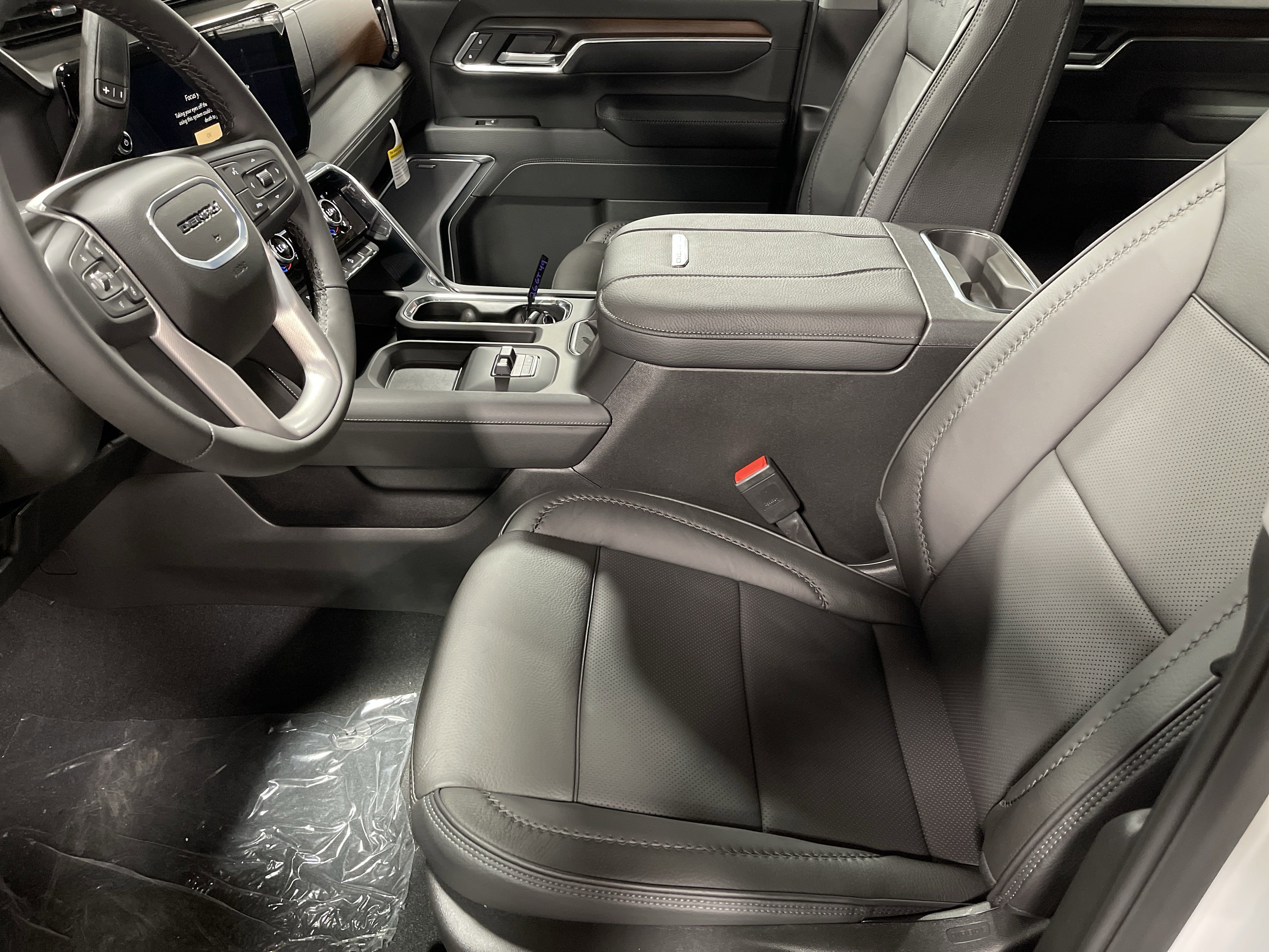 New 2026 GMC Sierra 2500 Denali w/ Denali Reserve Package image 13