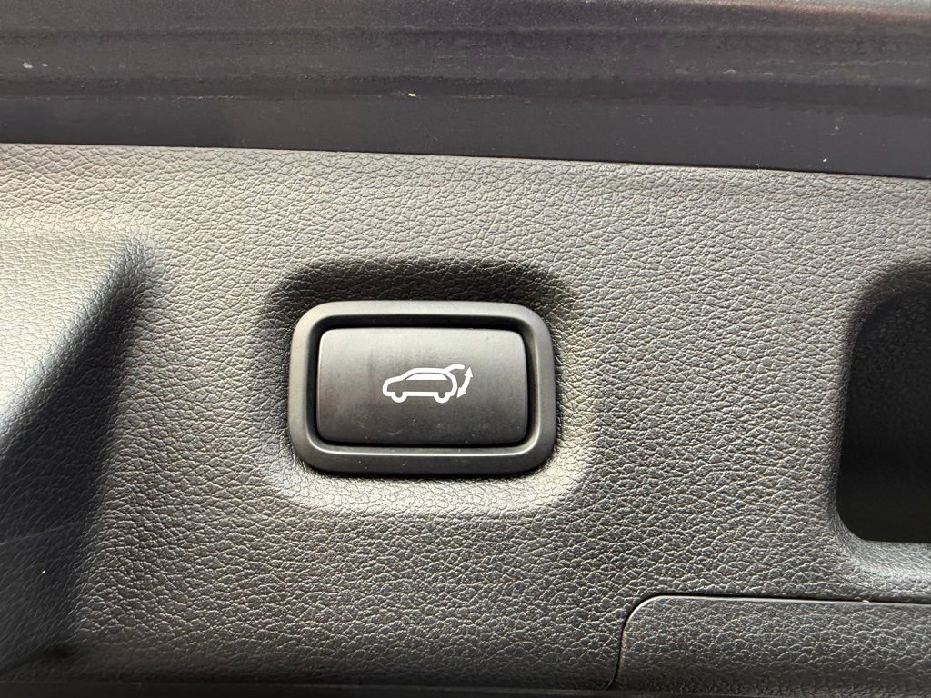 Used 2019 Hyundai Santa Fe SEL image 18