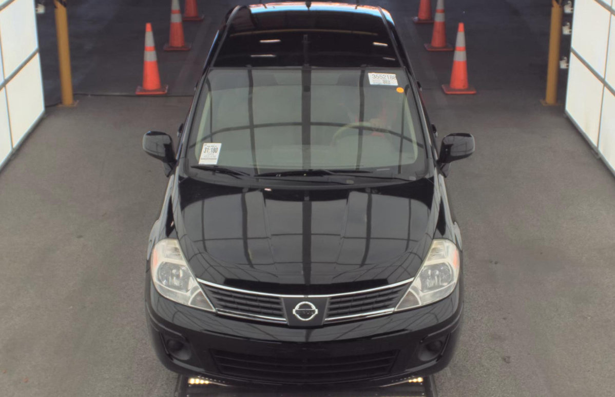 Used 2009 Nissan Versa S w/ Convenience Pkg image 2