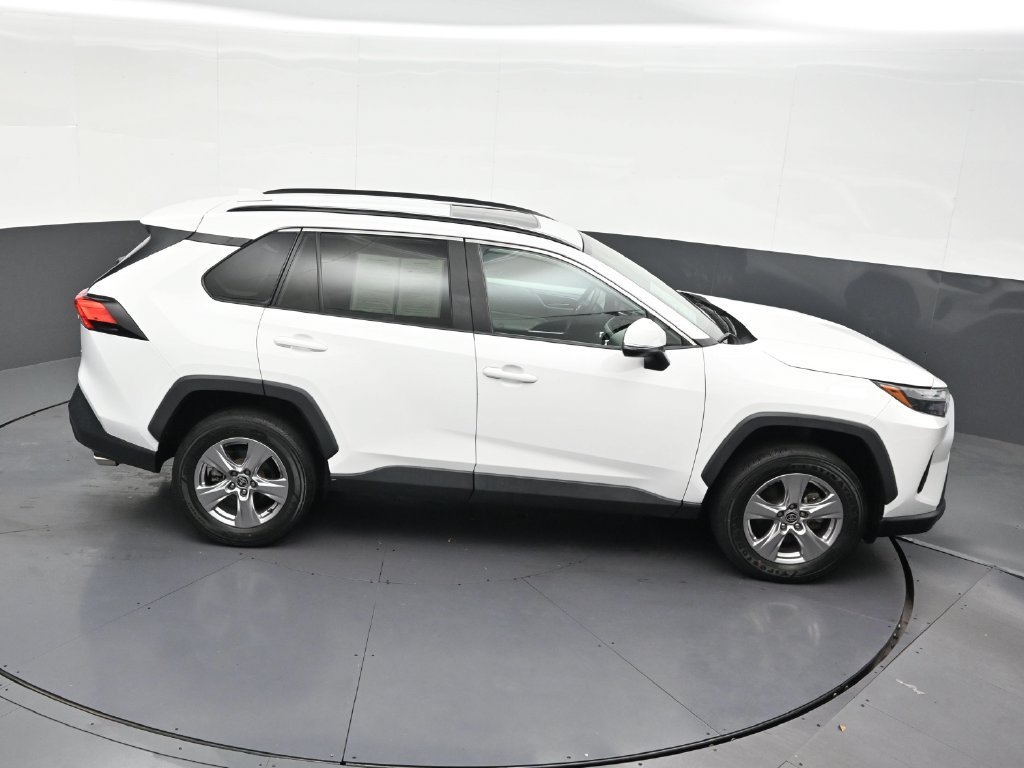 Used 2022 Toyota RAV4 XLE w/ Convenience Package FWD image 23
