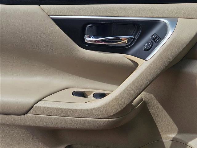 Used 2016 Nissan Altima 2.5 S w/ Power Driver Seat Package FWD image 10
