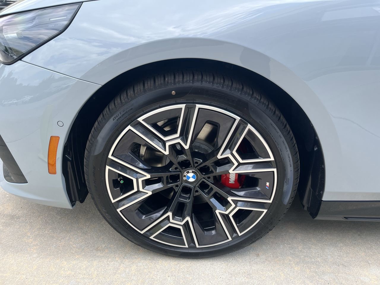 New 2026 BMW 530i xDrive w/ M Sport Package AWD/4WD image 13