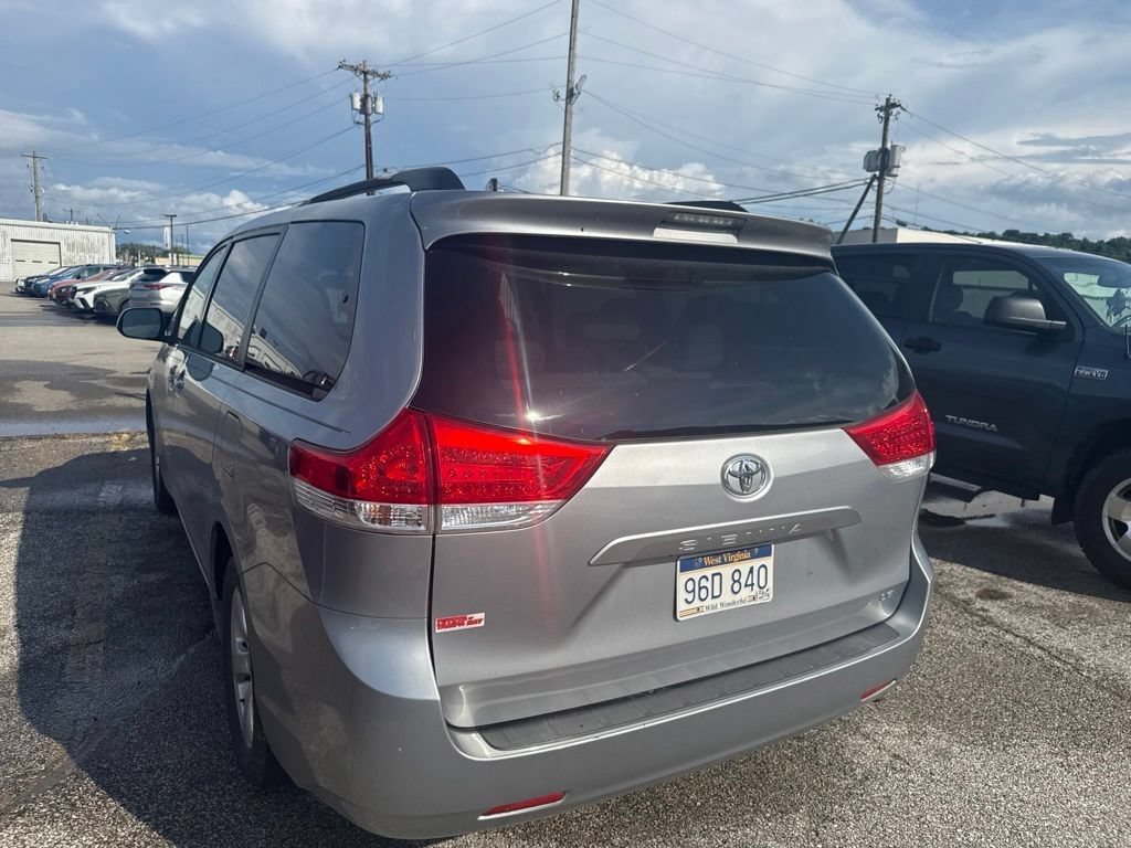 Used 2013 Toyota Sienna LE FWD image 3