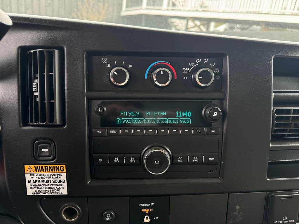 Used 2018 Chevrolet Express 3500 w/ Driver Convenience Package RWD image 17