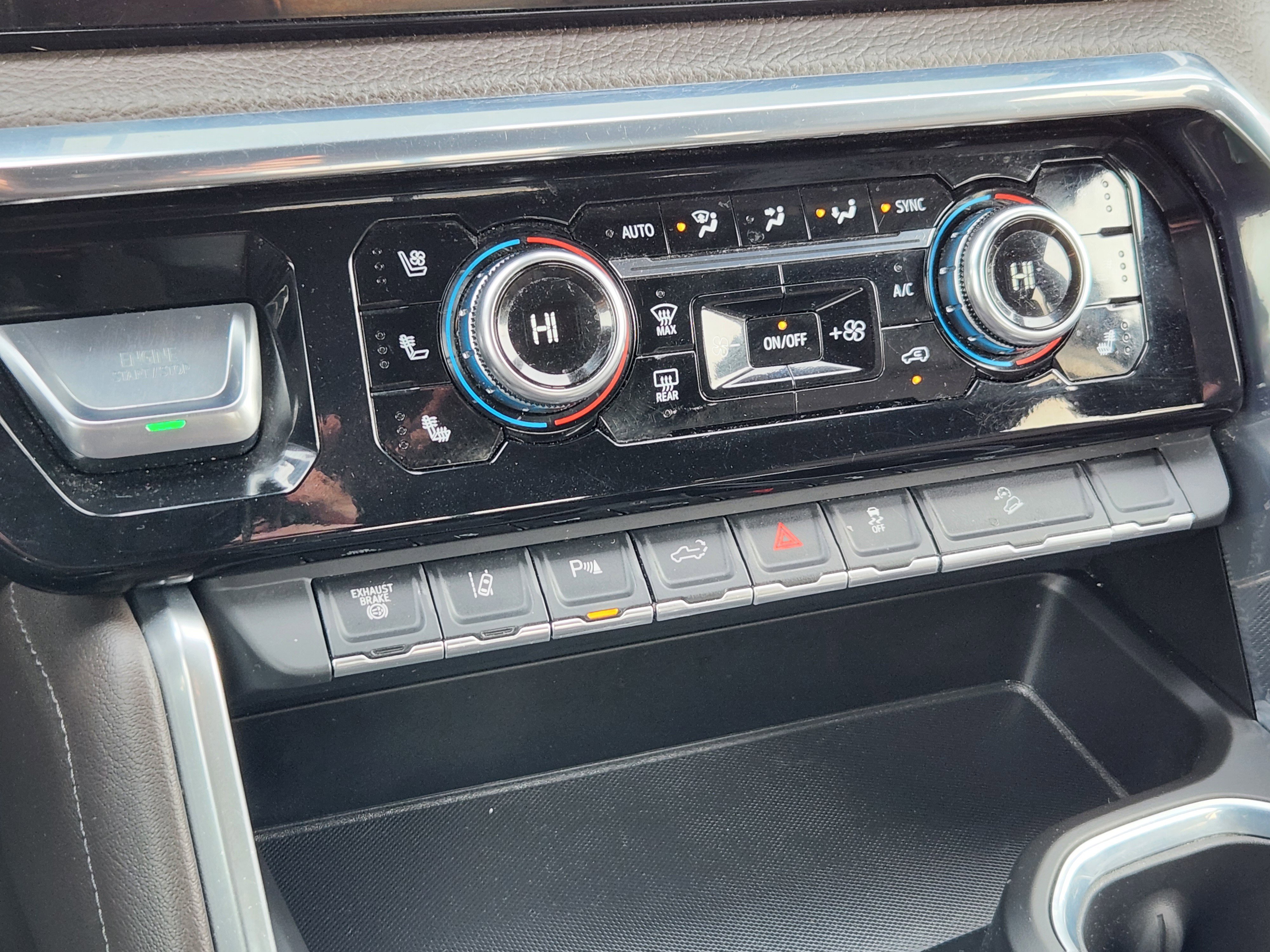 Used 2024 GMC Sierra 2500 Denali w/ Denali Reserve Package image 24