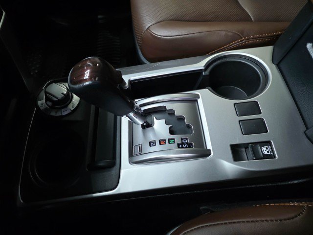 Used 2023 Toyota 4Runner Limited AWD/4WD image 31