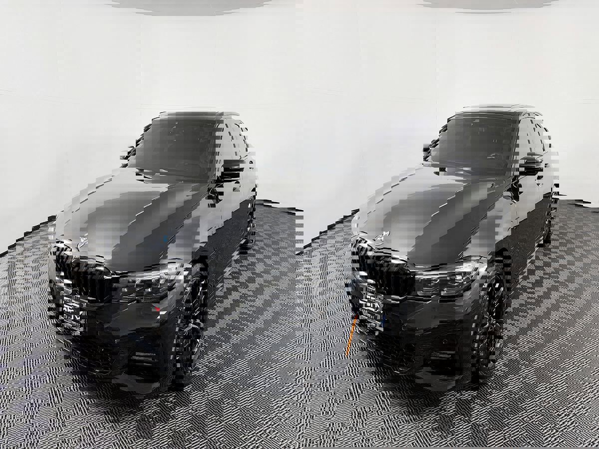 Used 2022 BMW 330e w/ M Sport Package image 3