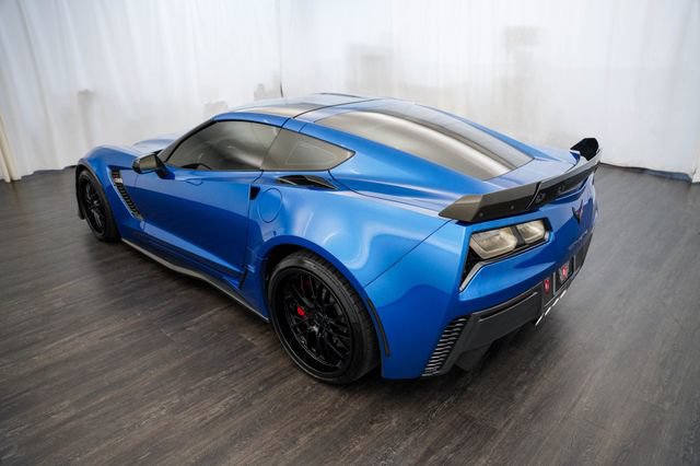 Used 2015 Chevrolet Corvette Z06 w/ 3LZ Preferred Equipment Group RWD image 11
