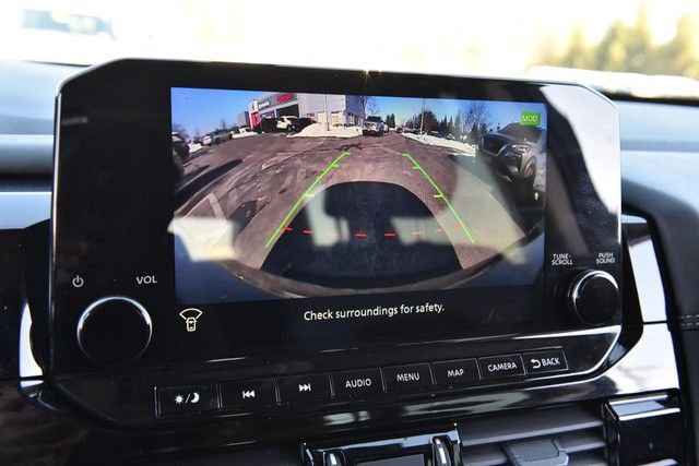 Certified 2025 Nissan Pathfinder Platinum w/ Lighting Package (N93) image 17