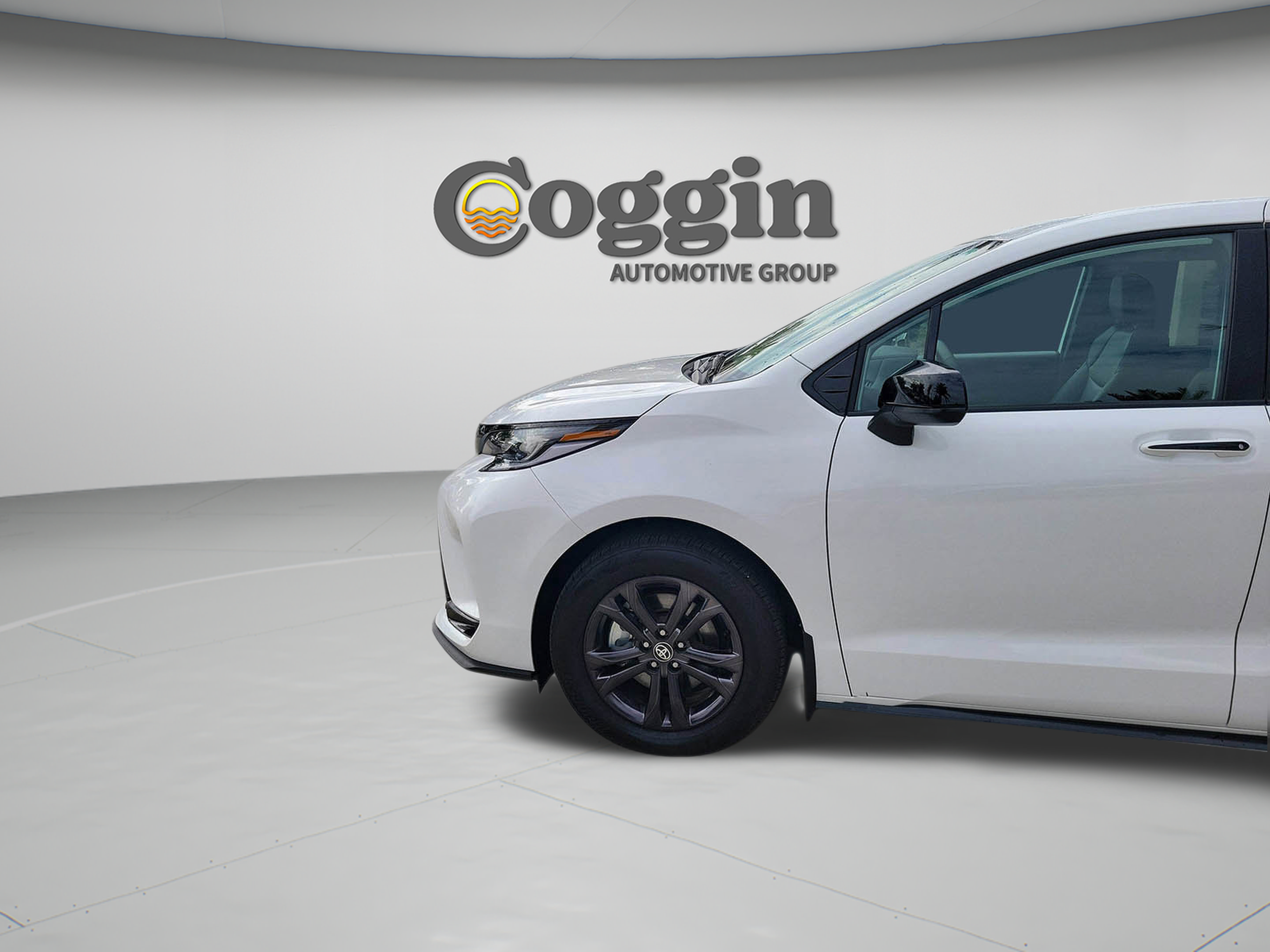 Certified 2025 Toyota Sienna XSE w/ XSE Plus Package AWD/4WD image 30