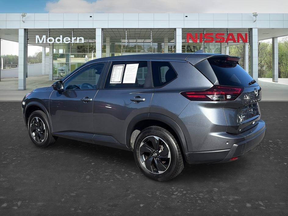 Certified 2025 Nissan Rogue SV FWD image 3