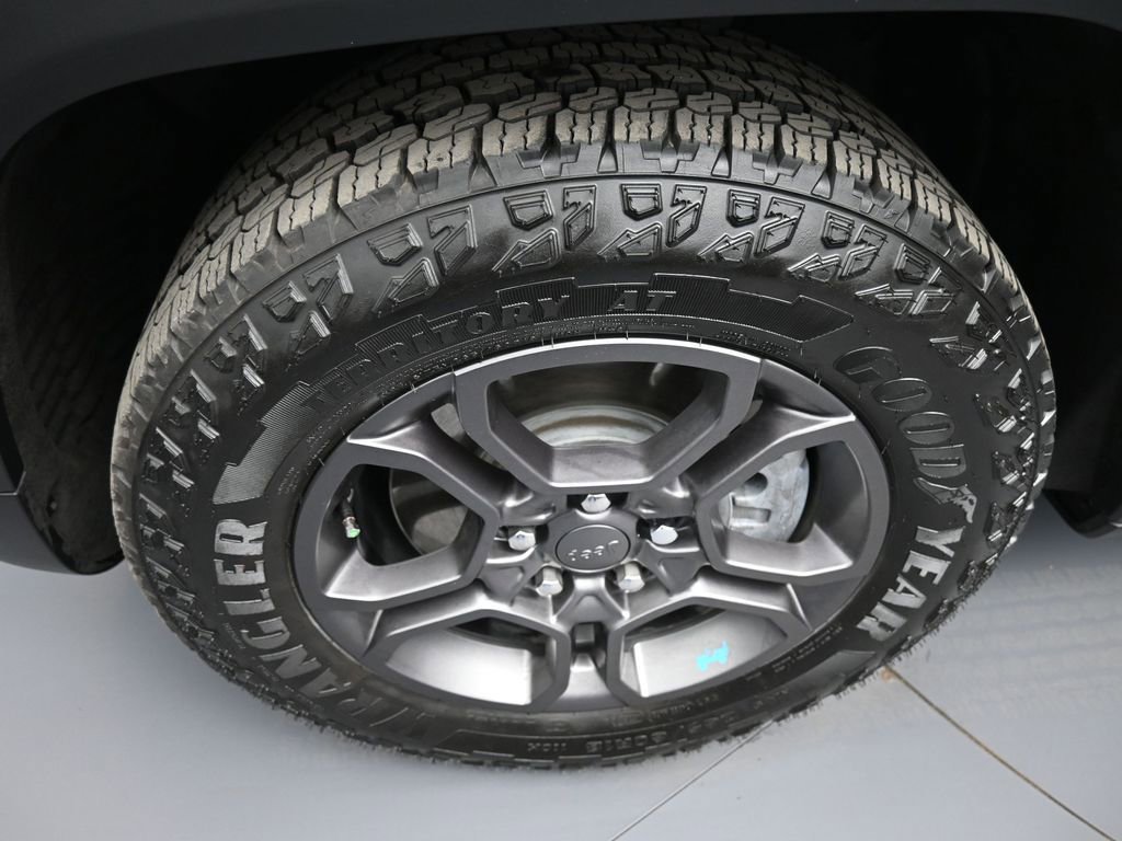 Used 2024 Jeep Grand Cherokee Trailhawk image 14