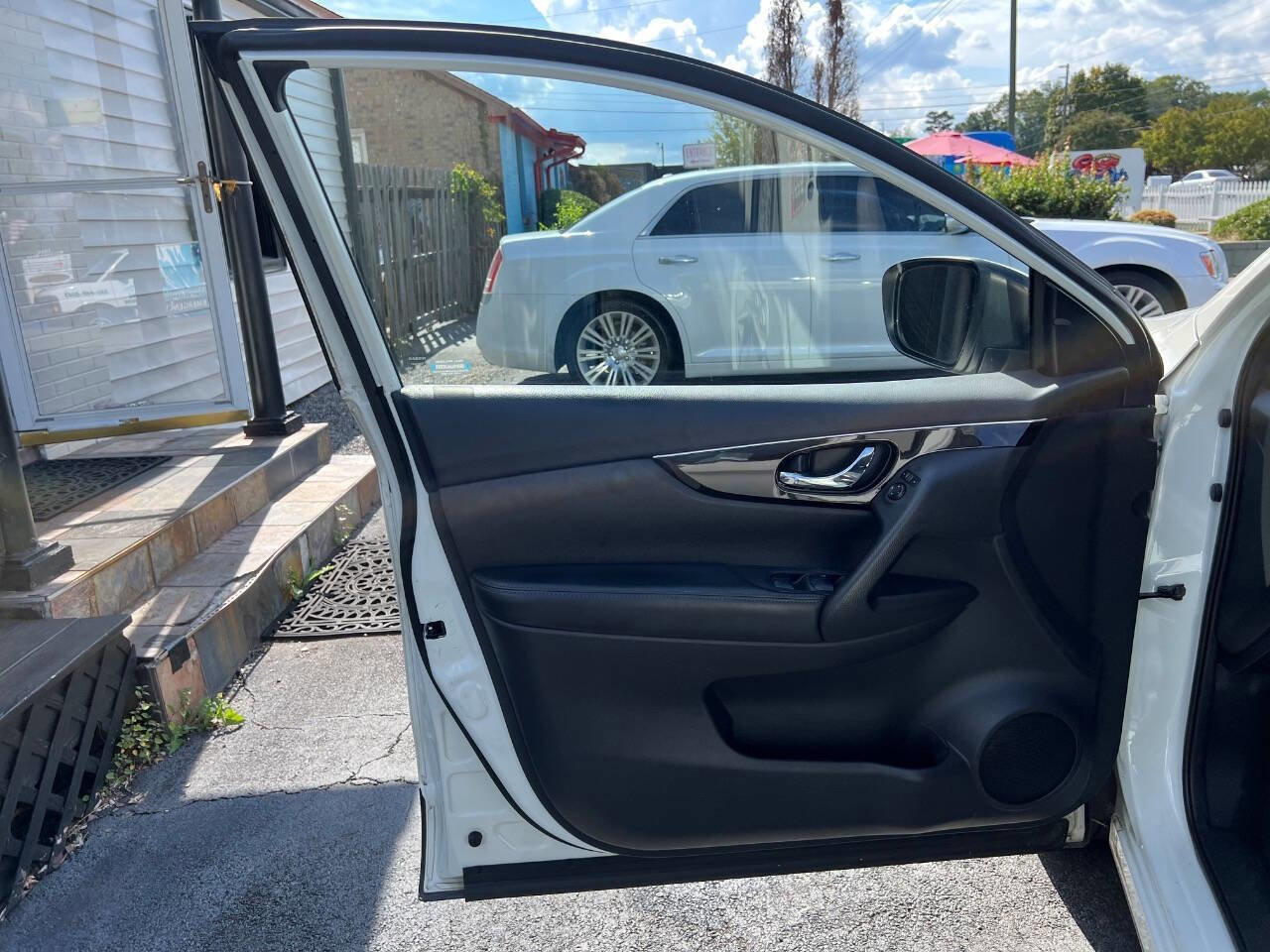 Used 2017 Nissan Rogue Sport SL w/ SL Premium Package image 12