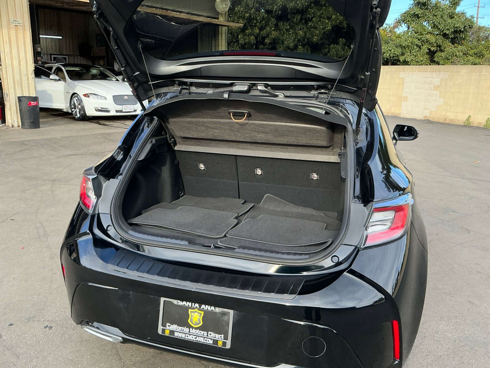 Used 2021 Toyota Corolla SE w/ Blackout Package (TMS) image 23