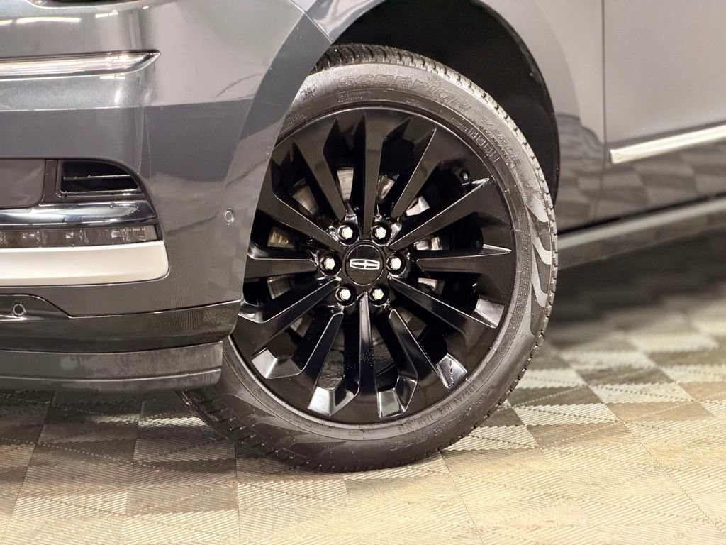 Used 2023 Lincoln Navigator Reserve image 2