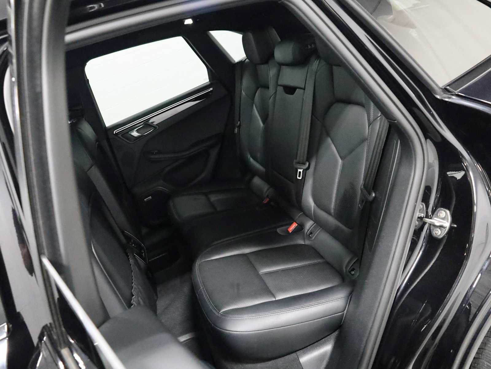 Used 2020 Porsche Macan GTS AWD/4WD image 35