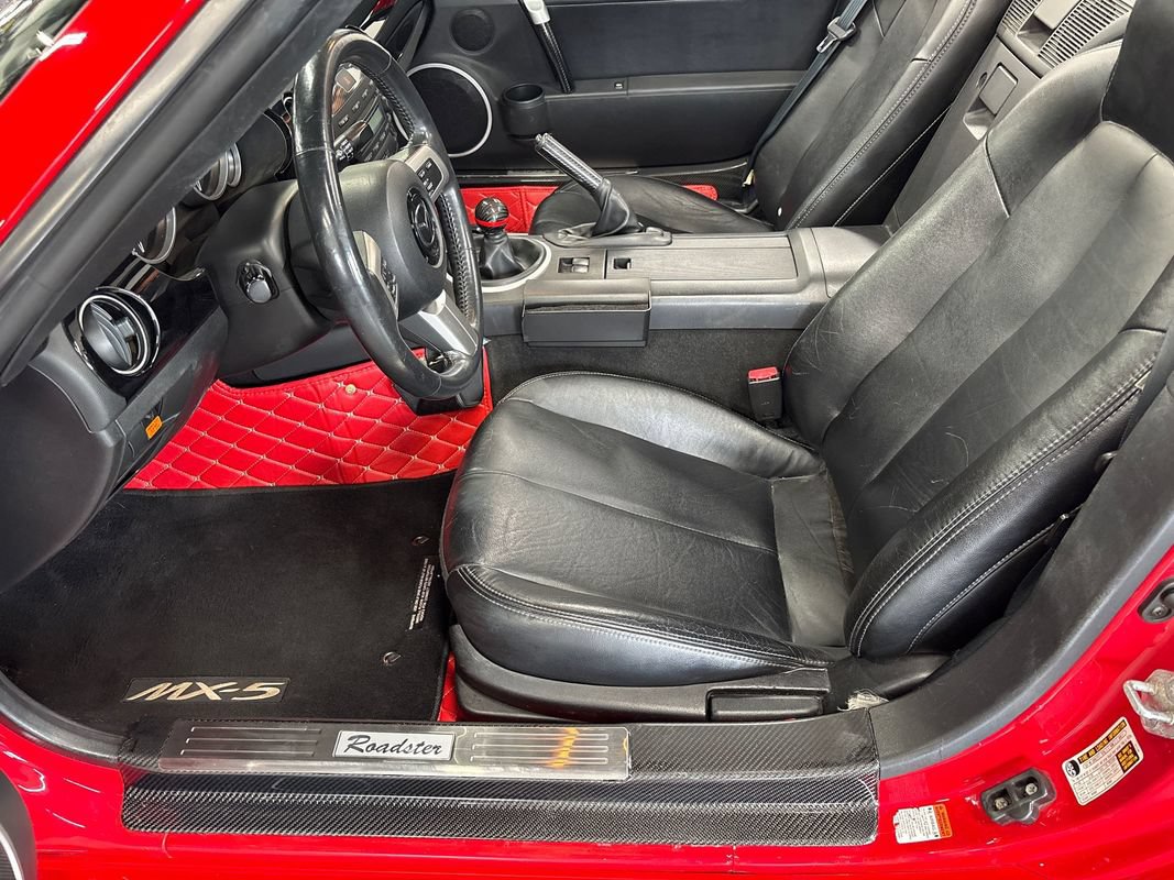 Used 2006 MAZDA MX-5 Miata Grand Touring RWD image 40