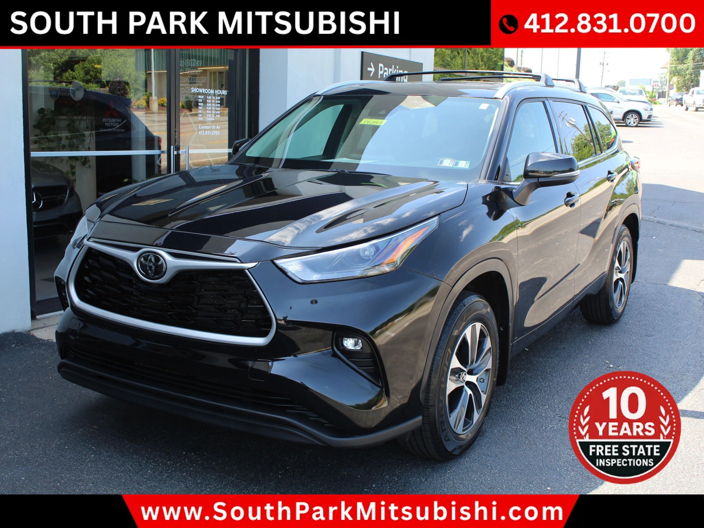 Used 2022 Toyota Highlander XLE AWD/4WD image 3