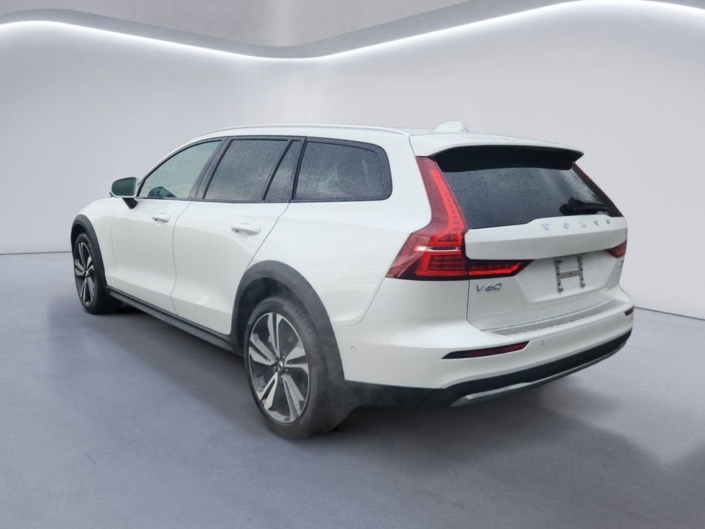 New 2026 Volvo V60 B5 Cross Country Plus w/ Protection Package Premier AWD/4WD image 5
