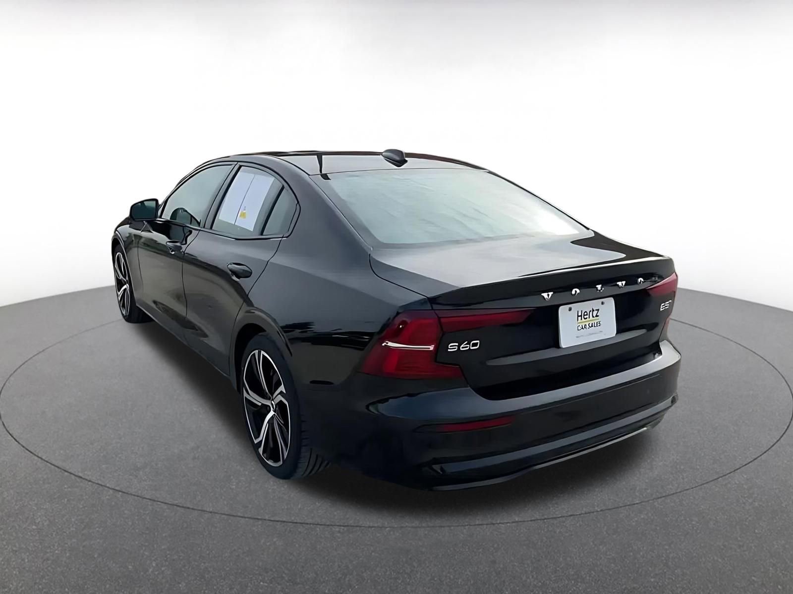 Used 2025 Volvo S60 B5 Plus image 11