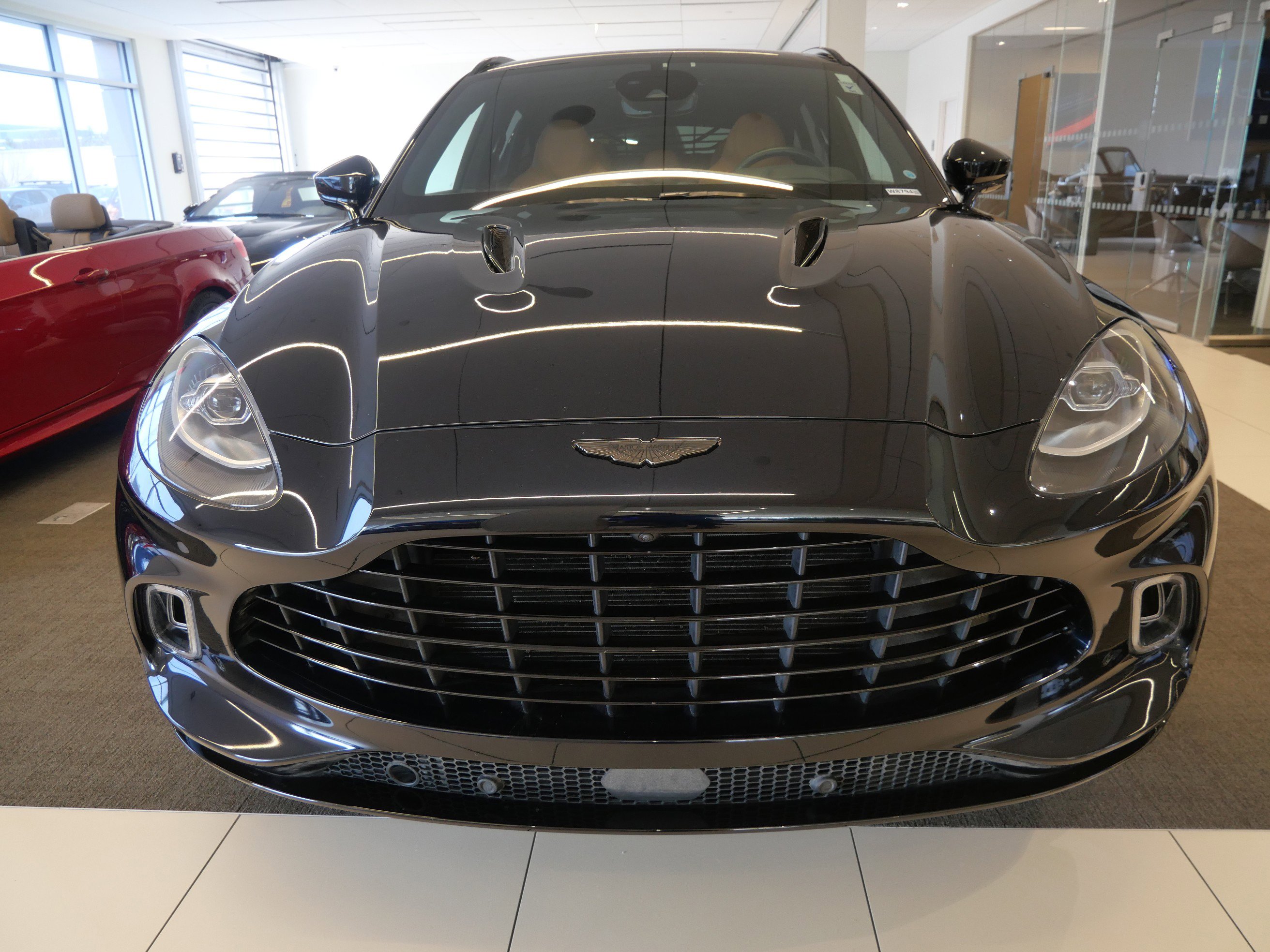 Used 2023 Aston Martin DBX image 6