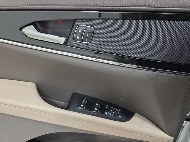 Used 2023 Lincoln Nautilus Reserve FWD image 28