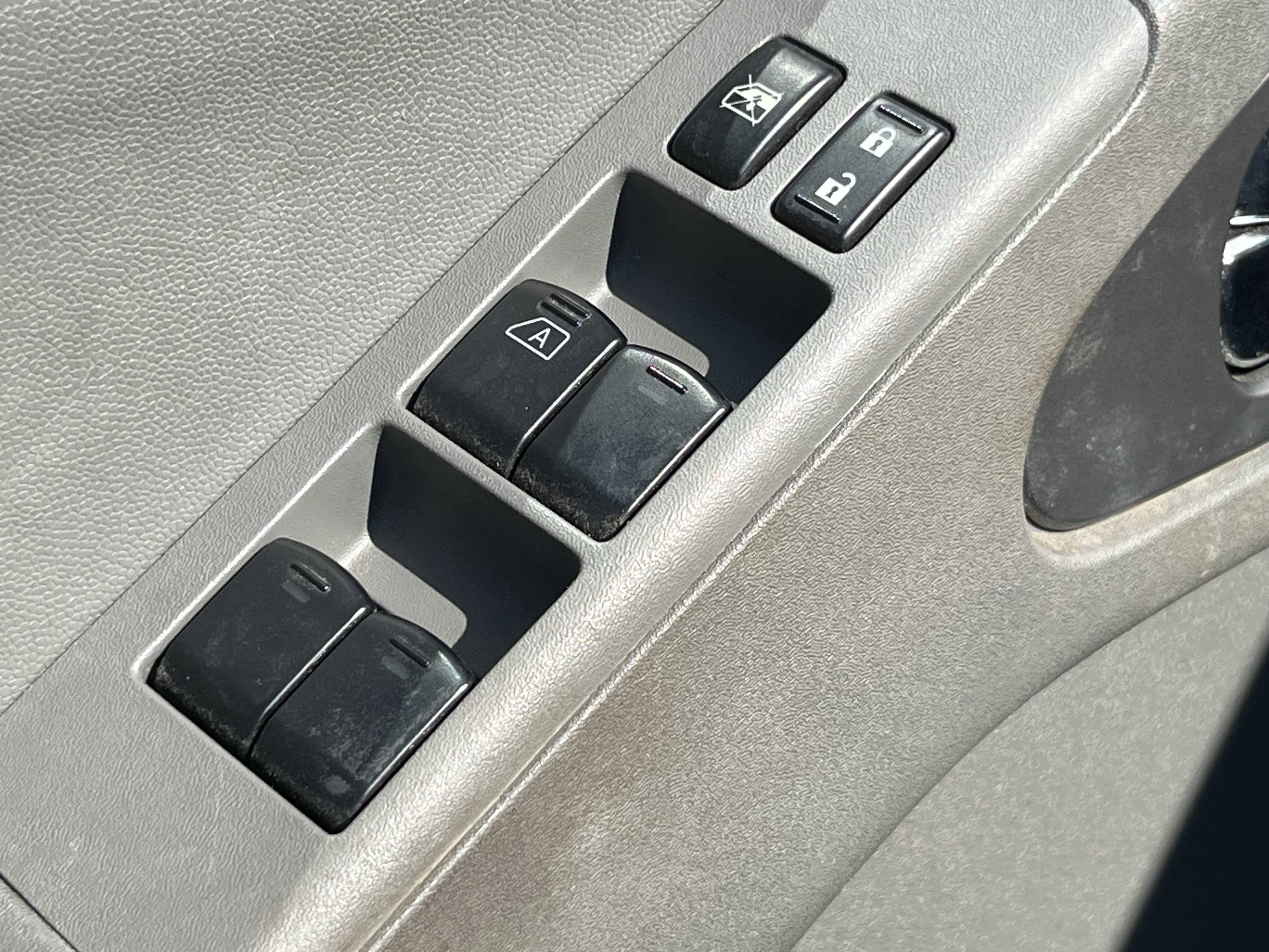Used 2020 Nissan Frontier SV image 17