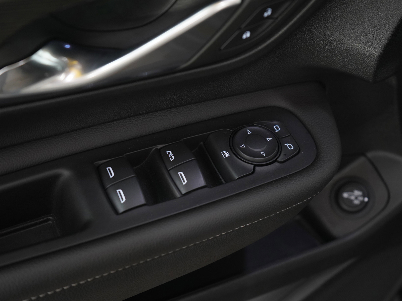 Used 2022 GMC Terrain SLE w/ Driver Convenience Package image 19