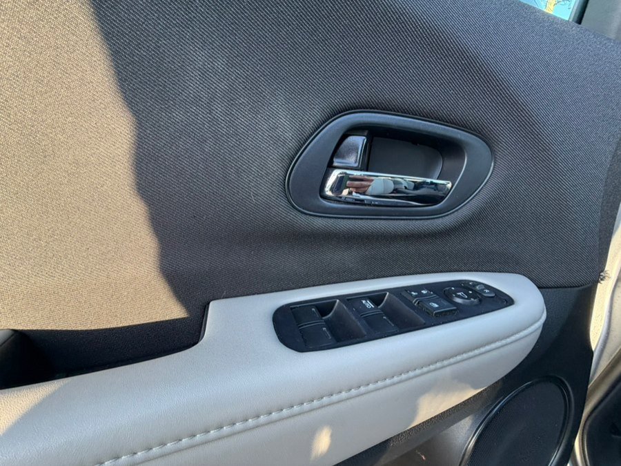 Used 2019 Honda HR-V LX image 13