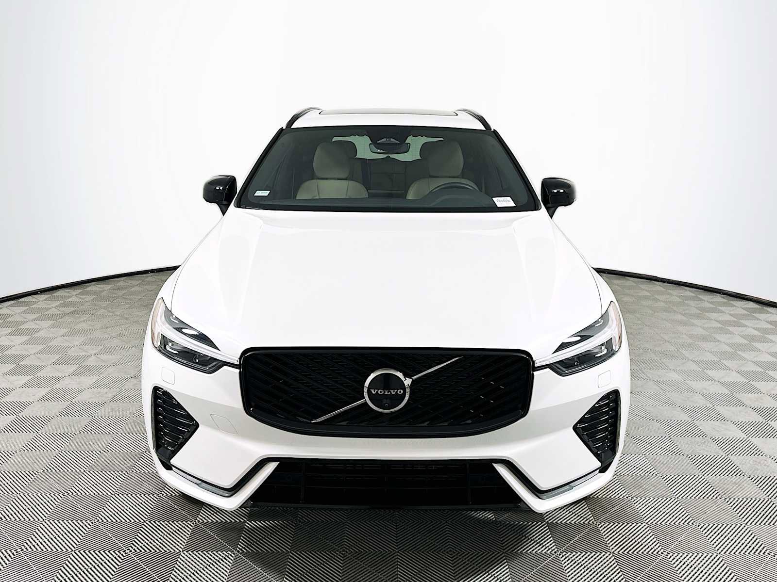 Used 2026 Volvo XC60 B5 Plus w/ Protection Package Premier AWD/4WD image 2