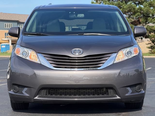 Used 2015 Toyota Sienna LE FWD image 9