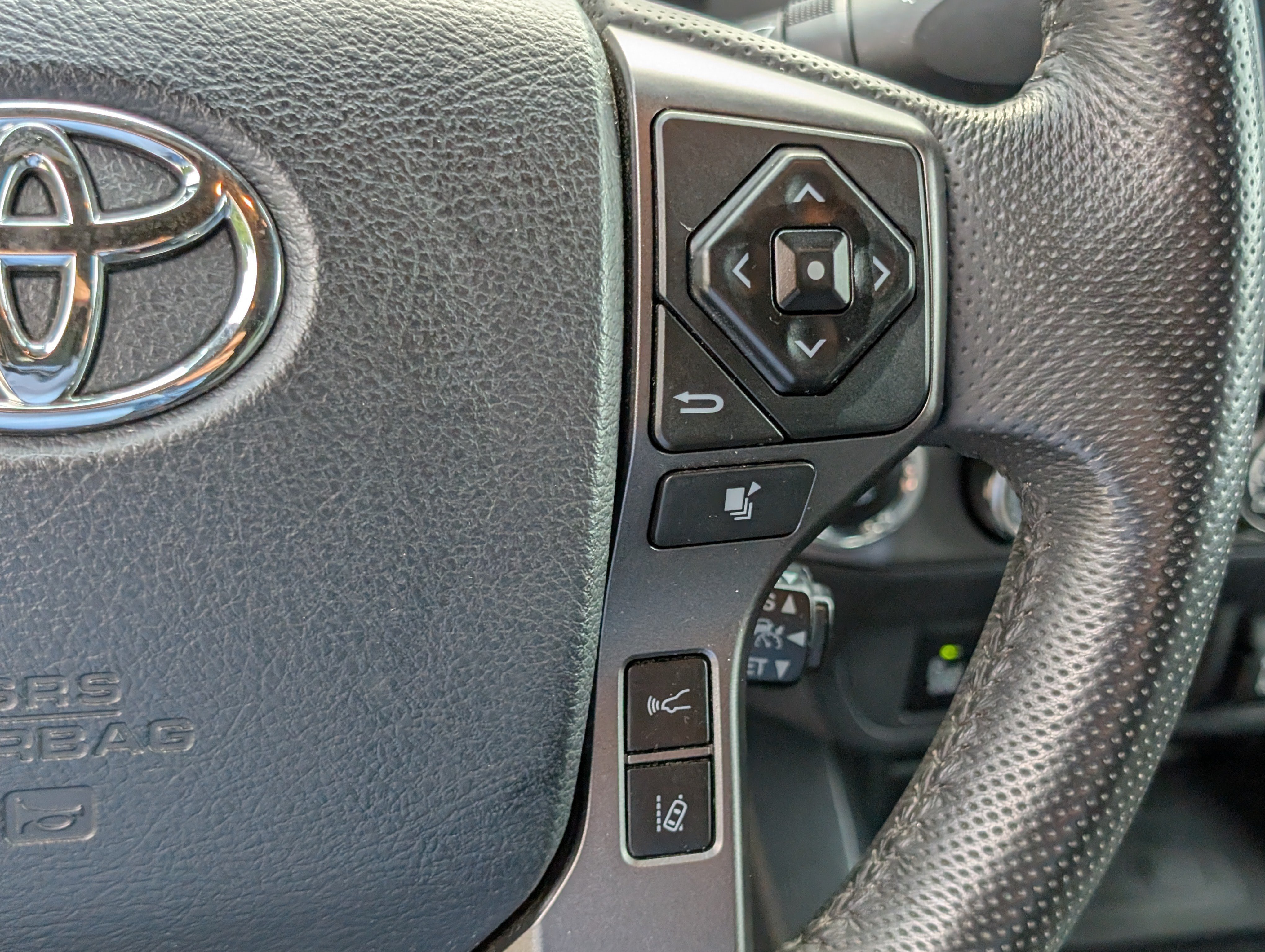 Used 2019 Toyota Tacoma TRD Sport w/ Technology Package AWD/4WD image 22