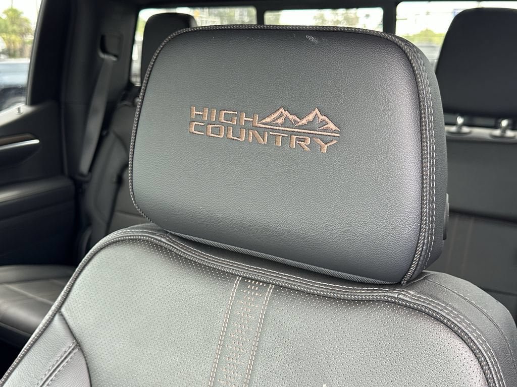 Used 2025 Chevrolet Silverado 1500 High Country w/ Technology Package AWD/4WD image 20