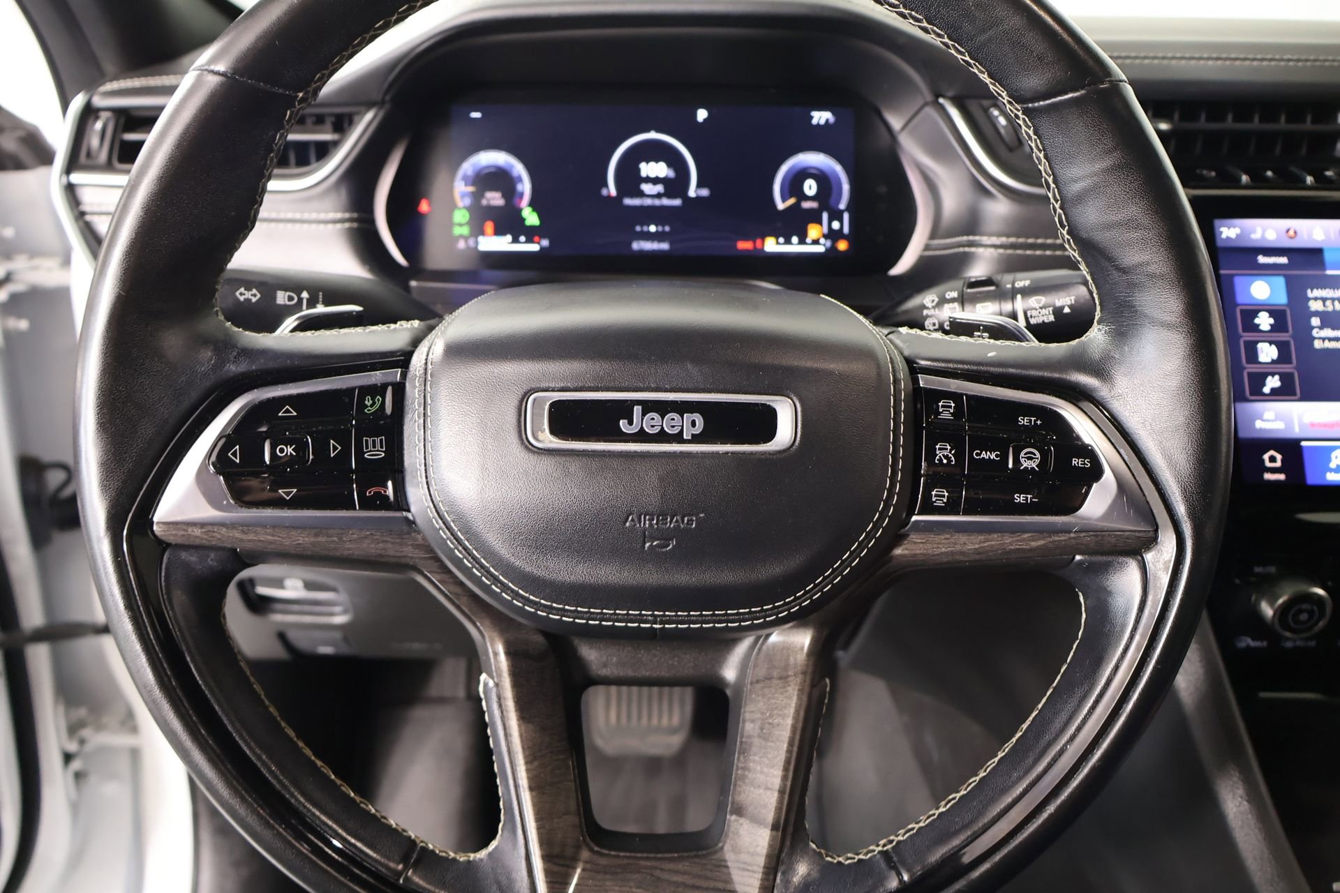 Used 2021 Jeep Grand Cherokee L Overland w/ Advanced Protech Group III image 3