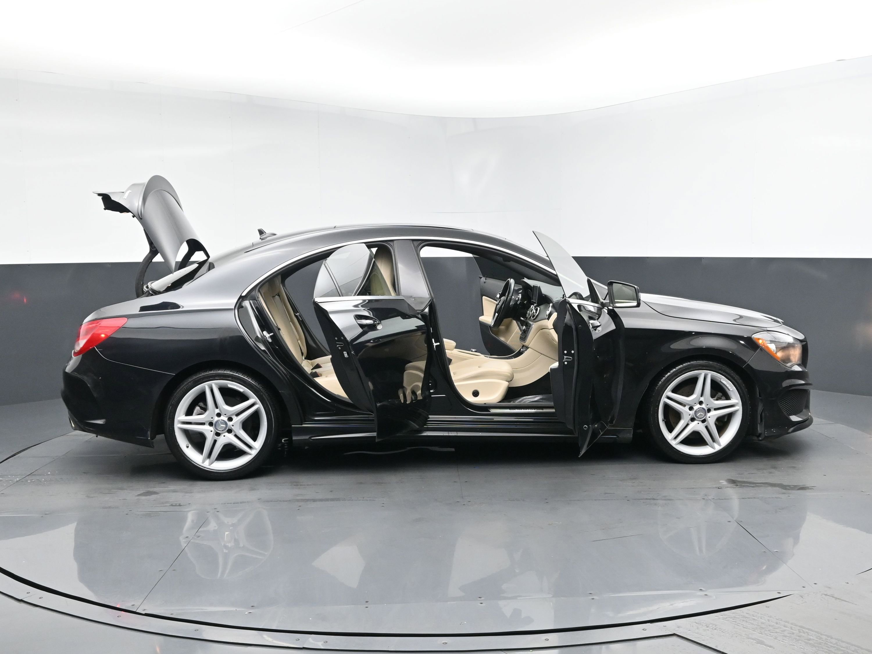 Used 2014 Mercedes-Benz CLA 250 4MATIC image 29