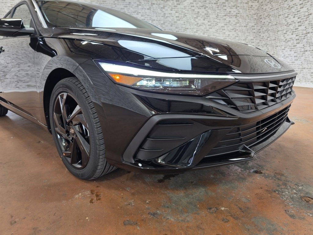 New 2026 Hyundai Elantra SEL Sport image 9