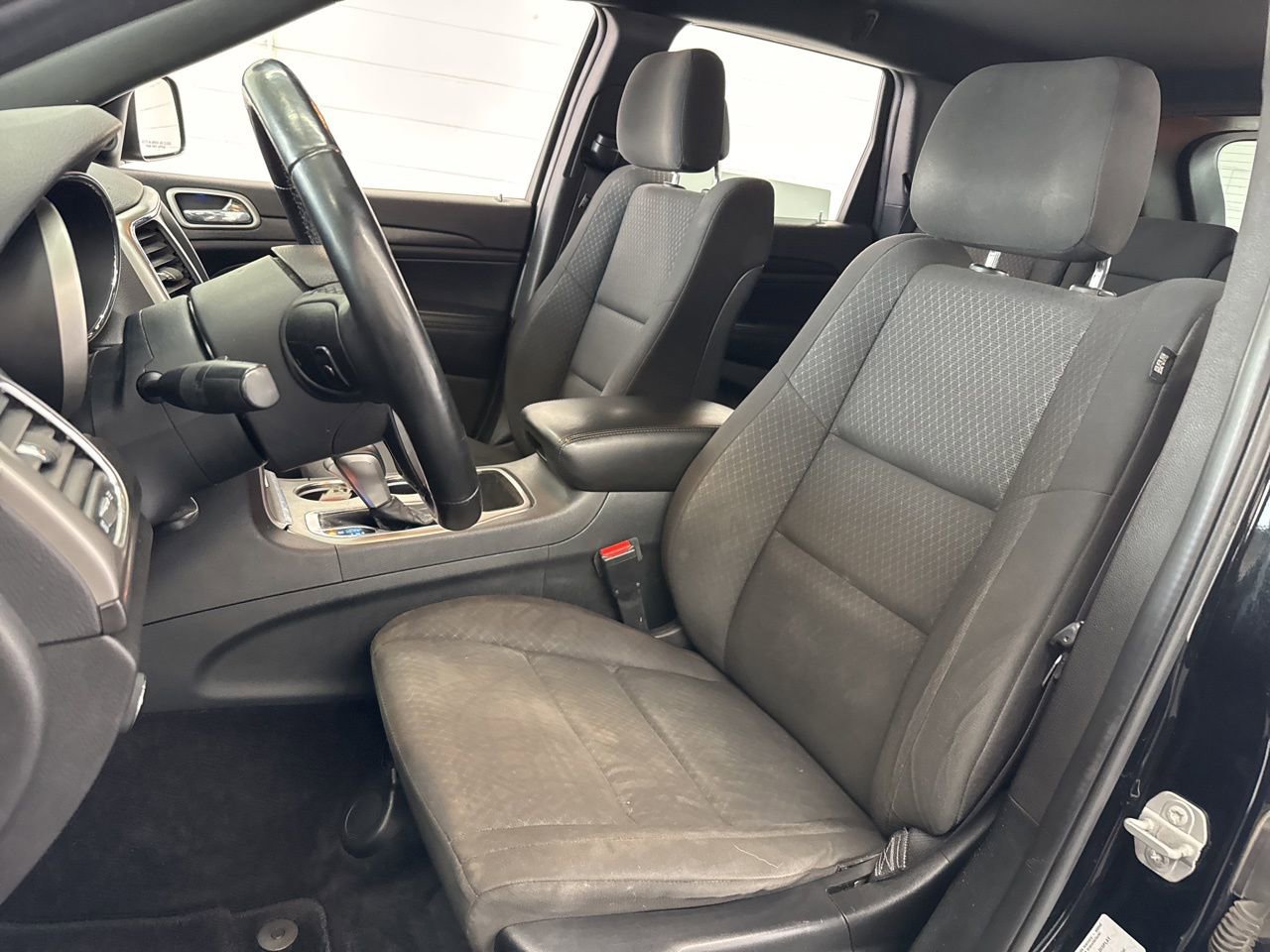 Used 2018 Jeep Grand Cherokee Laredo image 14