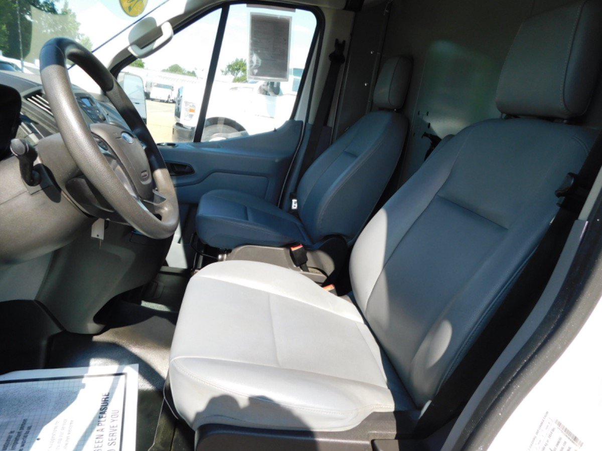 Used 2019 Ford Transit 150 130 Medium Roof RWD image 7