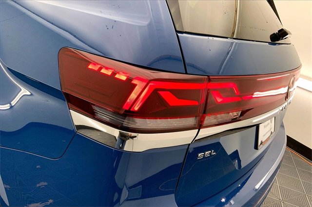 Used 2025 Volkswagen Atlas SEL Premium R-Line image 30